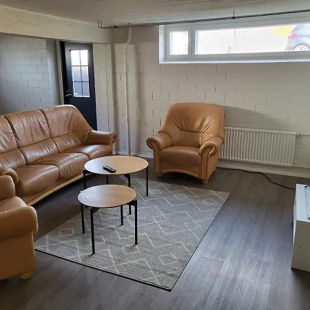 Basement In Naerpioe City Centre, 24h Check-in شقة Narpio